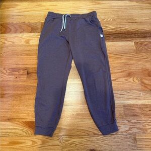 Vuori Joggers in Brown